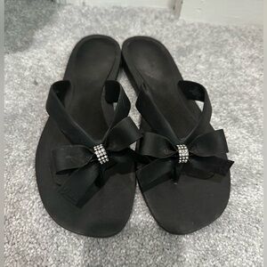 Size 10/ 41 Guess Bow Flip Flops